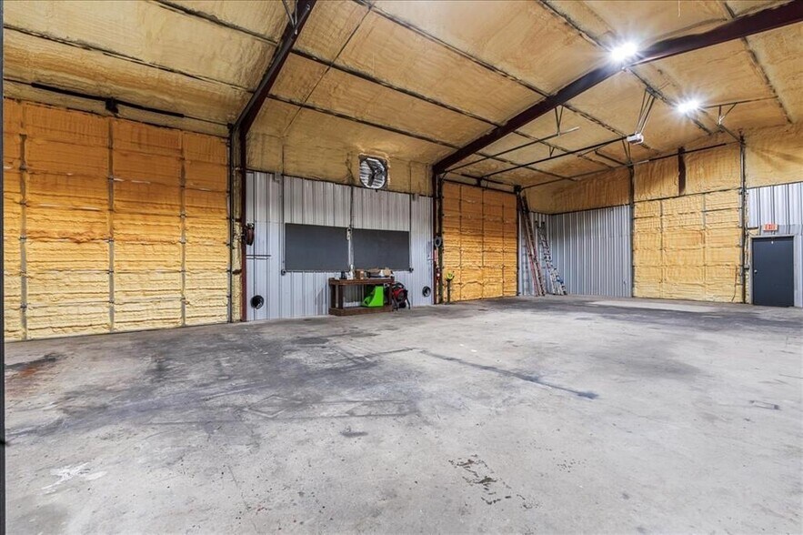 More Photos Of 2505 Pace Bend Rd S, Spicewood Industrial For Sale