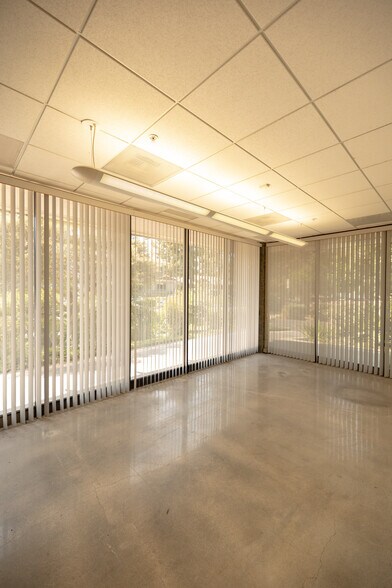More Photos Of 241 Lombard St, Thousand Oaks Loft Creative Space For Lease