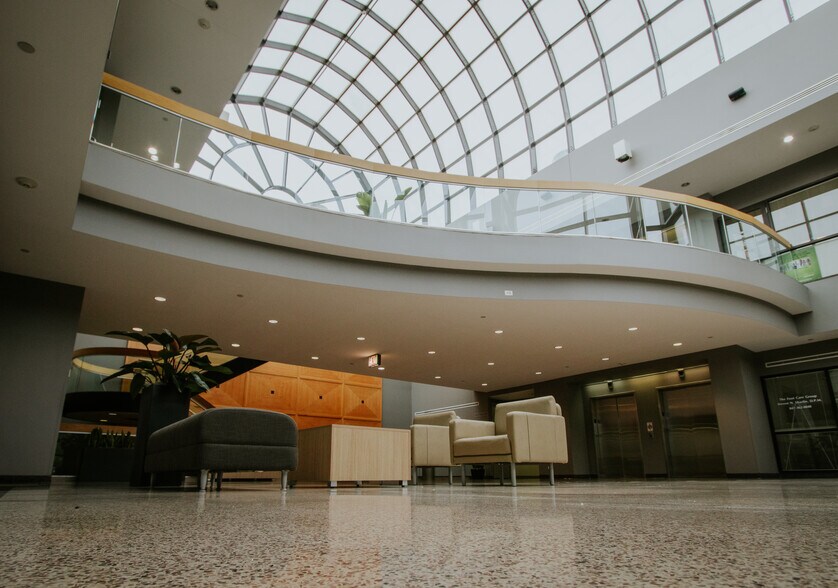 More Photos Of 1900 Hollister Dr, Libertyville Unknown For Lease