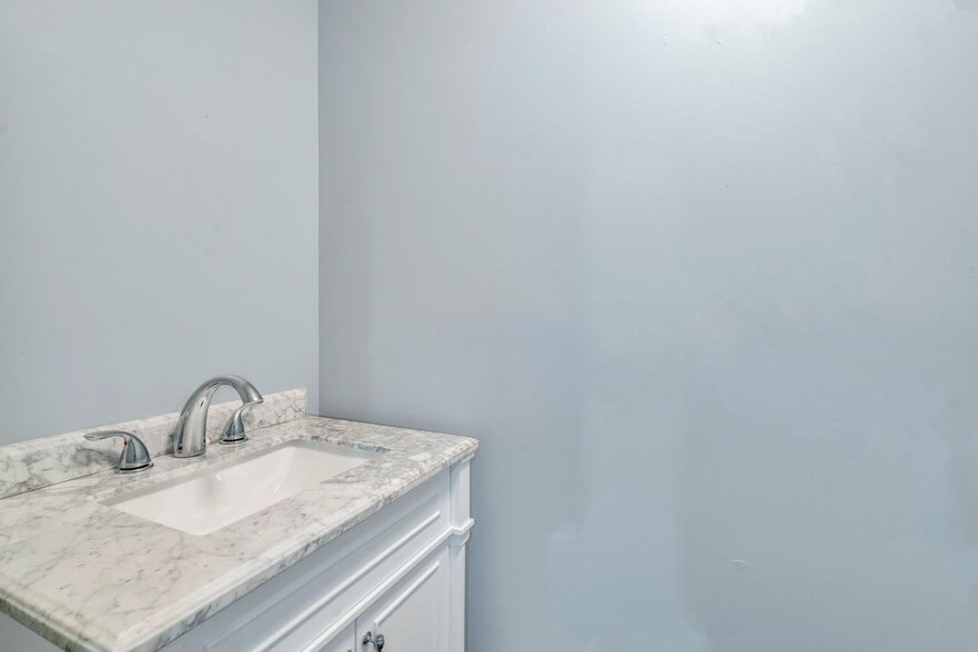 More Photos Of 4809 Augusta Rd, Savannah Storefront Retail Office For Sale