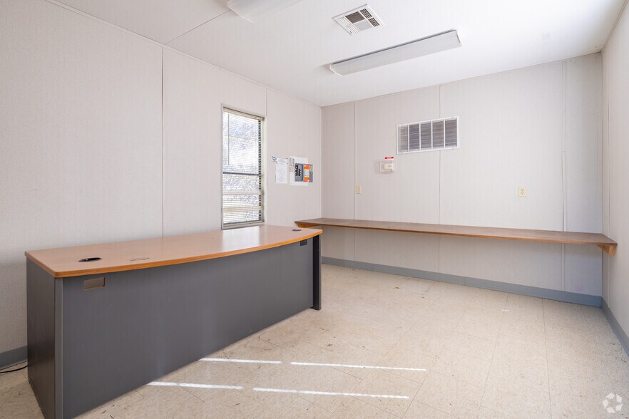 More Photos Of 11843 Camden Rd, Jacksonville Land For Lease