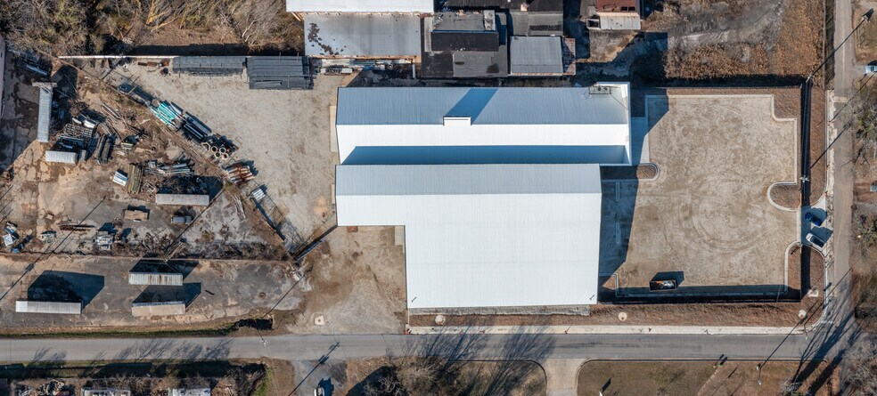 More Photos Of 101 E 18th St, Rome Warehouse For Lease