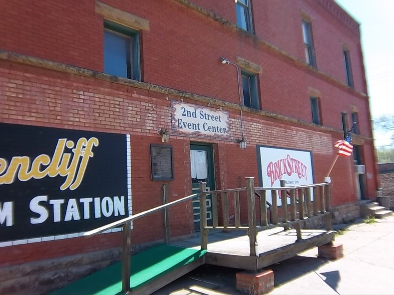 More Photos Of 104 S 2nd St, Okemah Restaurant For Sale