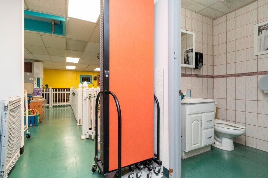 More Photos Of 211 Wise Ave, Dundalk Schools For Sale