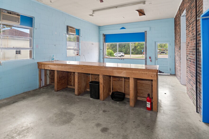 More Photos Of 331 Main St, Lebanon Junction Specialty For Sale