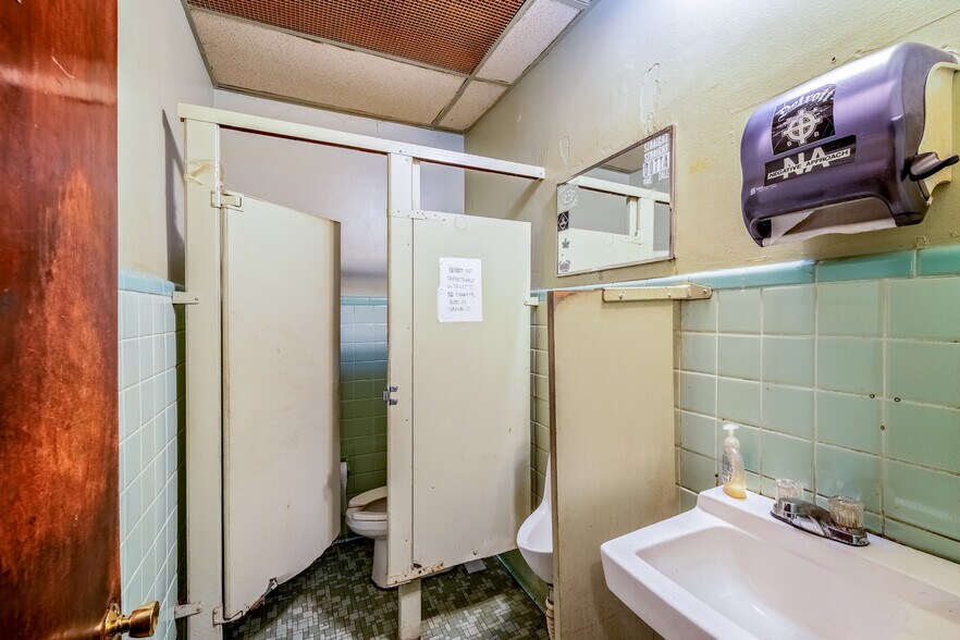 More Photos Of 19430 W Warren Ave, Detroit Specialty For Sale