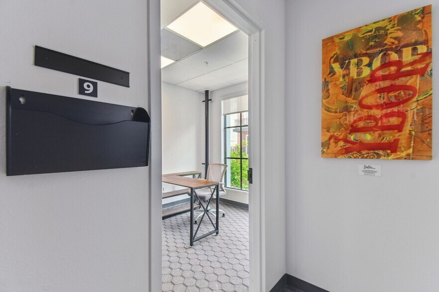 More Photos Of 1919 E 6th Ave, Tampa Office For Sale