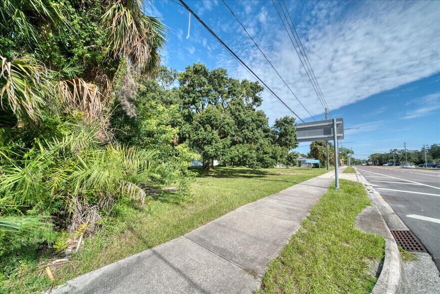 More Photos Of 1040 Broadway, Dunedin Land For Lease