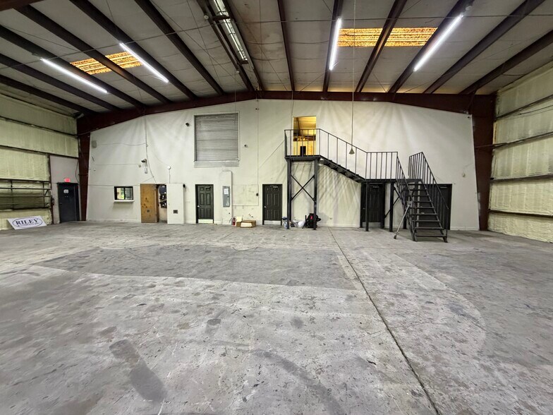 More Photos Of 5491 Benchmark Ln, Sanford Warehouse For Sale
