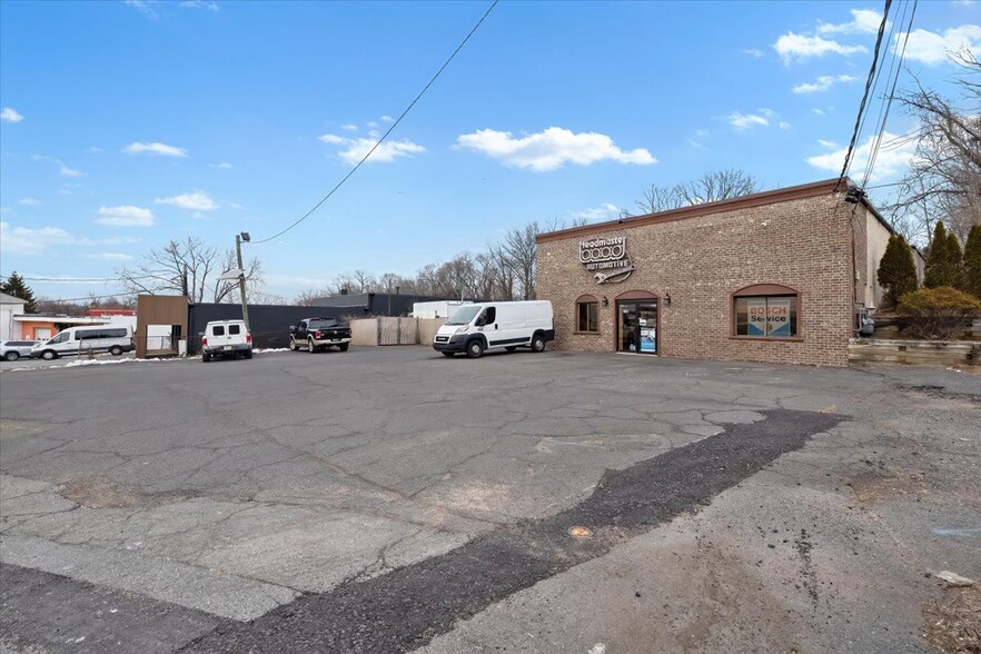 More Photos Of 263 US Highway 46, Saddle Brook Auto Repair For Sale