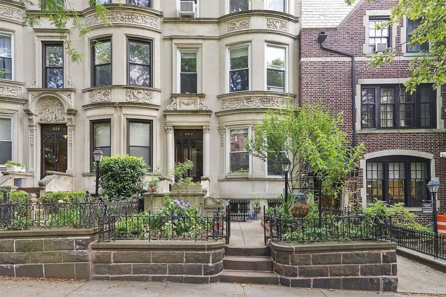 More Photos Of 524 3rd St, Brooklyn Coworking Space