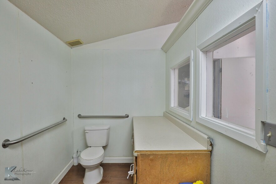 More Photos Of 6000 Buffalo Gap Rd, Abilene Daycare Center For Sale