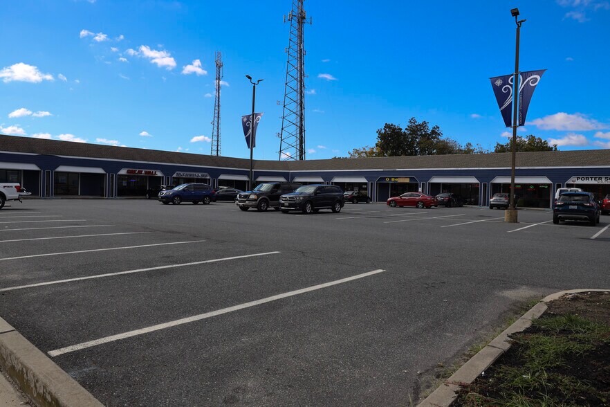 More Photos Of 309 Sunburst Hwy, Cambridge Storefront For Sale