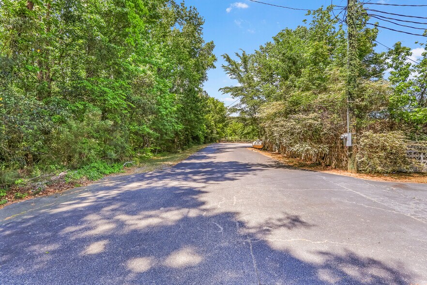 More Photos Of 500 Buff Blvd, Summerton General Retail For Sale