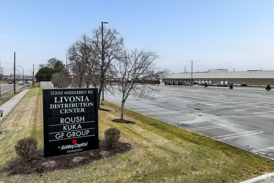 More Photos Of 12200 Middlebelt Rd, Livonia Manufacturing For Lease