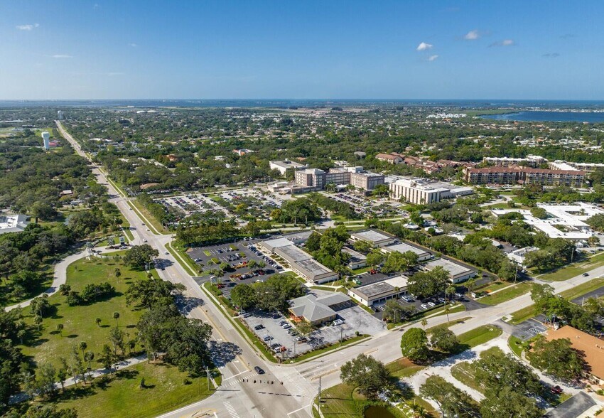 More Photos Of 1800 59th St, Bradenton Unknown For Lease