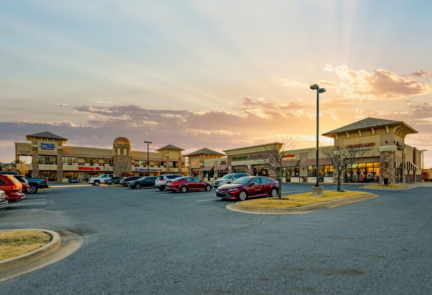 More Photos Of 2235 Dave Ward Dr, Conway Storefront Retail Office For Lease