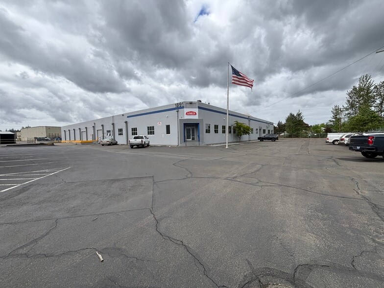 Primary Photo Of 1891 16th St SE, Salem Warehouse For Sale