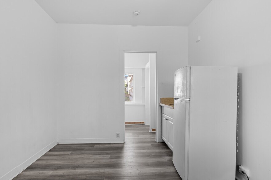 More Photos Of 1125 Hassinger St, Honolulu Apartments For Sale