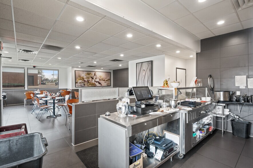 More Photos Of 7429 E River Rd, Fridley Restaurant For Sale