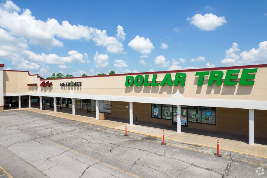 More Photos Of 902 W Kimberly Rd, Davenport General Retail For Sale