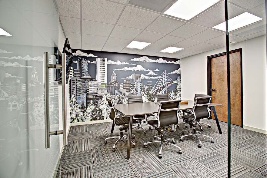 More Photos Of 0110 SW Bancroft St, Portland Office For Lease