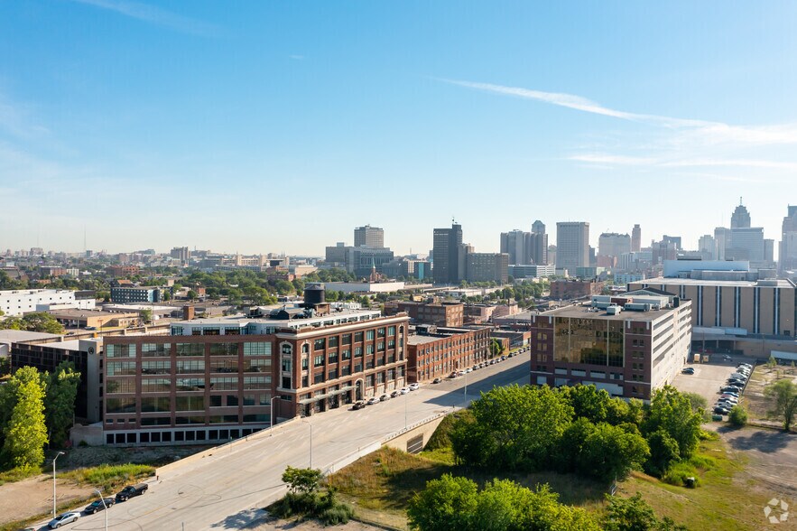 More Photos Of 1700 W Fort St, Detroit Apartments For Lease