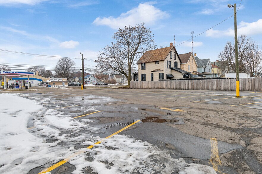 More Photos Of 816 Harrison Ave SW, Canton Restaurant For Sale