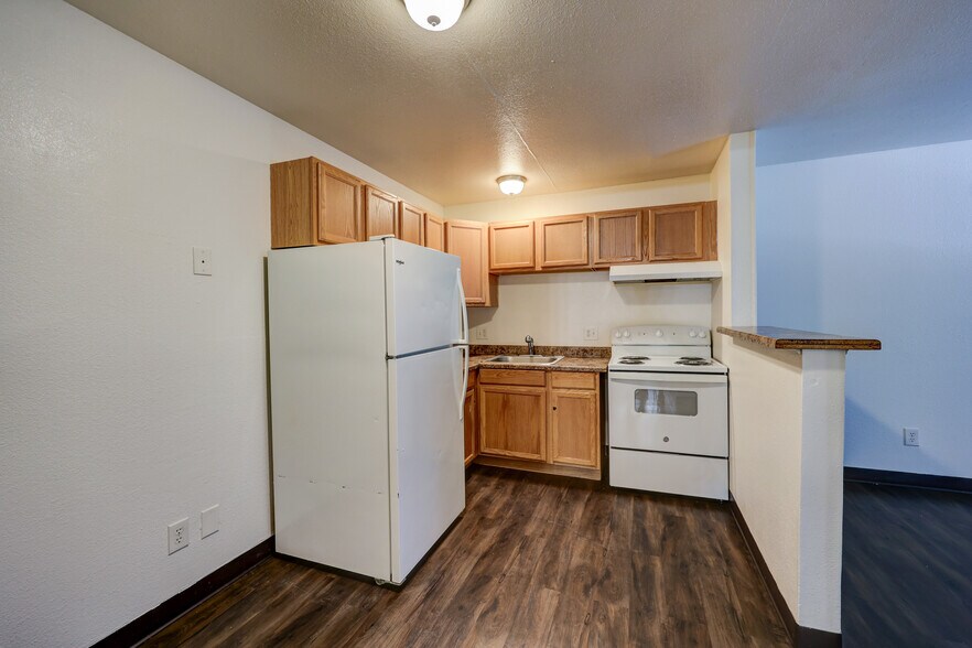 More Photos Of 3603 Airport Rd, Colorado Springs Apartments For Sale
