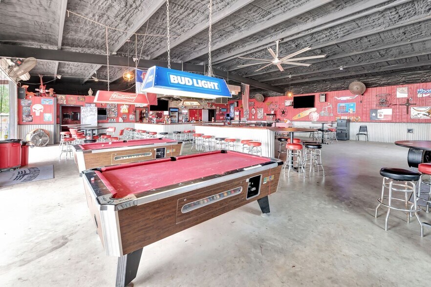 More Photos Of 23404 NW Zac Lentz Pky, Victoria General Retail For Sale