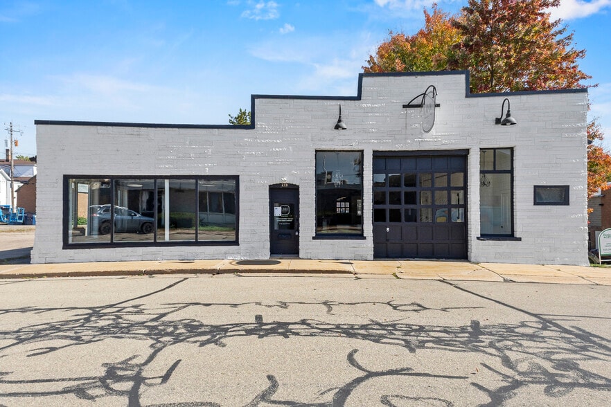 More Photos Of 219 Jefferson St, Waupaca Storefront Retail Office For Sale