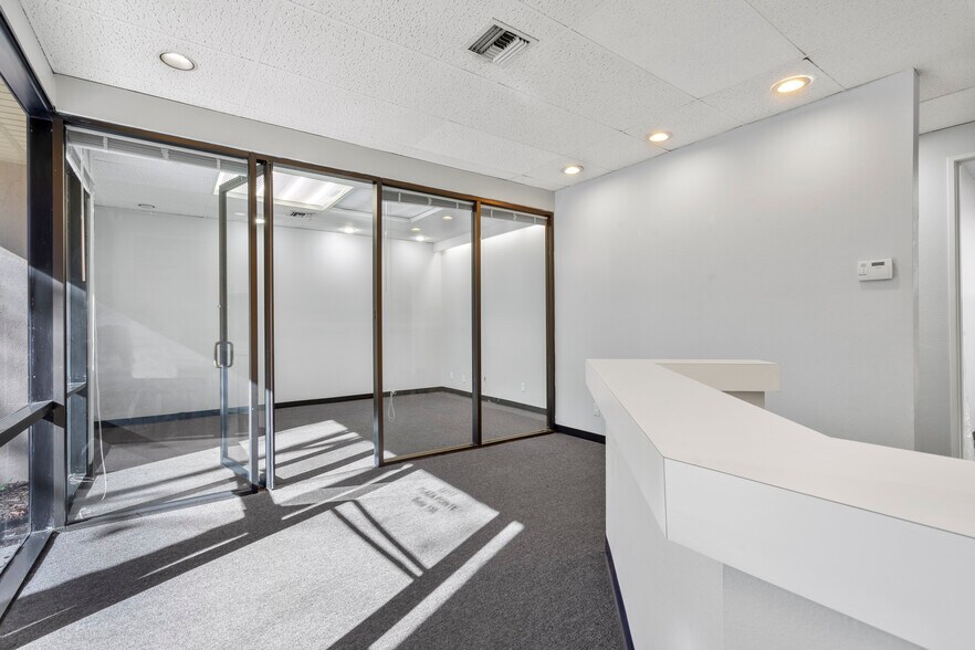 More Photos Of 23117 Plaza Pointe Dr, Laguna Hills Office For Sale