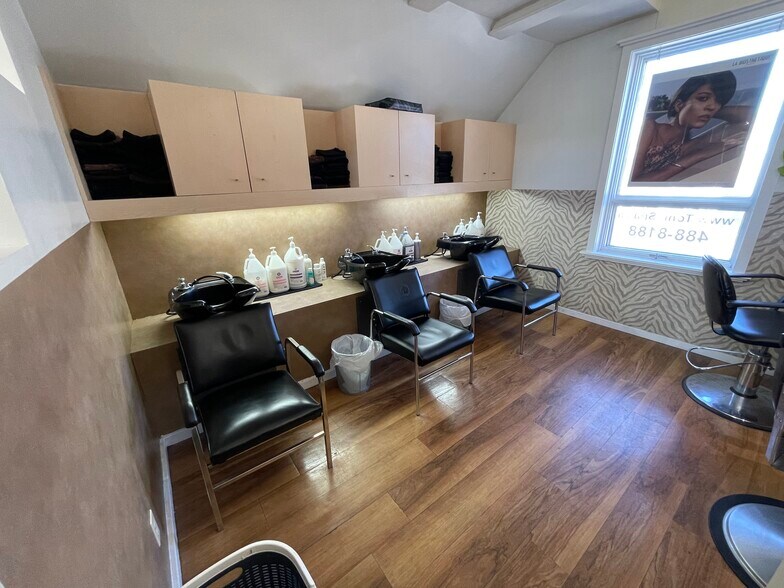 More Photos Of 598 Corydon Av, Winnipeg General Retail For Sale