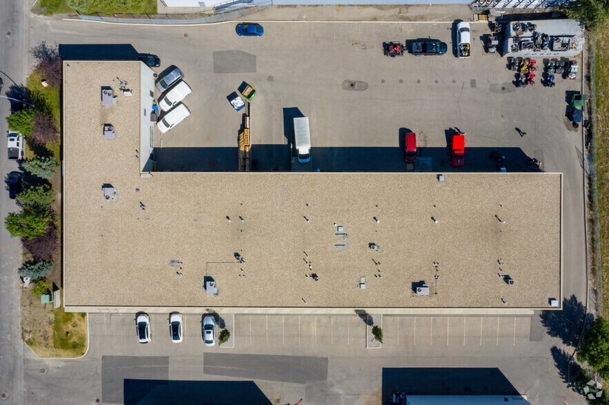 More Photos Of 5030 13th St SE, Calgary Warehouse For Lease