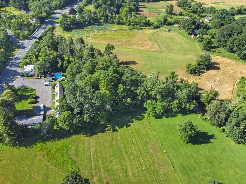 More Photos Of 1049 River Rd, Selkirk Hotel For Sale