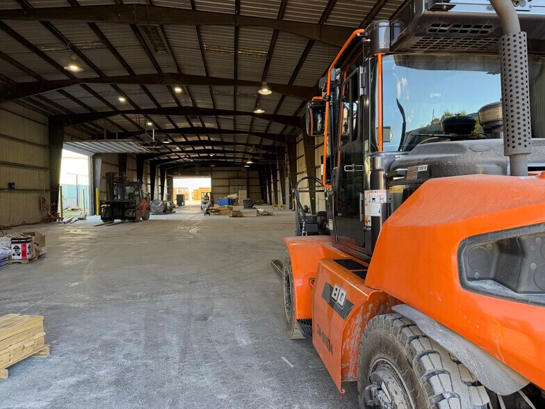 More Photos Of 600 N Kent St, Winchester Warehouse For Lease