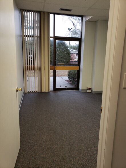 More Photos Of 25-53 Capital Dr, West Springfield Medical For Lease