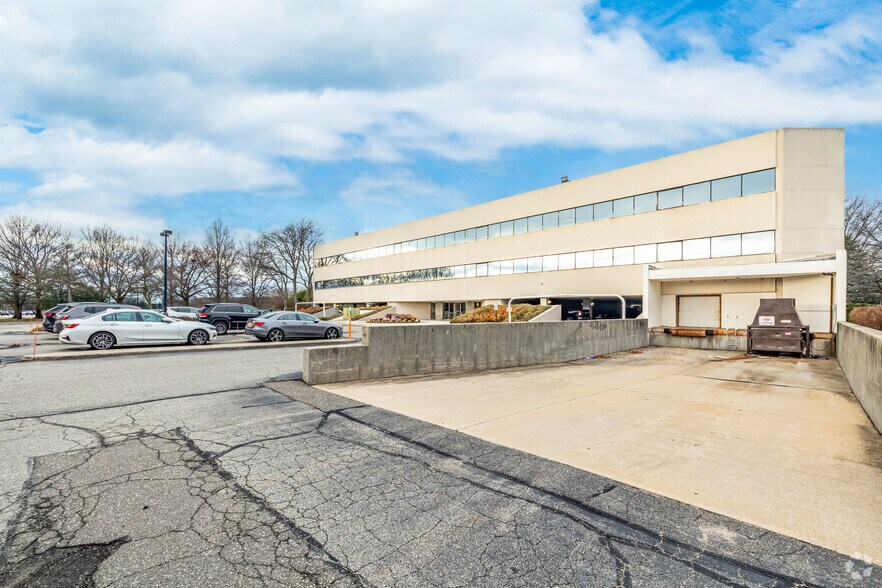 More Photos Of 10 Melville Park Rd, Melville Medical For Sale