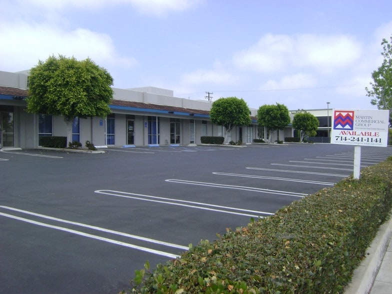 Primary Photo Of 2217-2231 S Grand Ave, Santa Ana Manufacturing For Lease