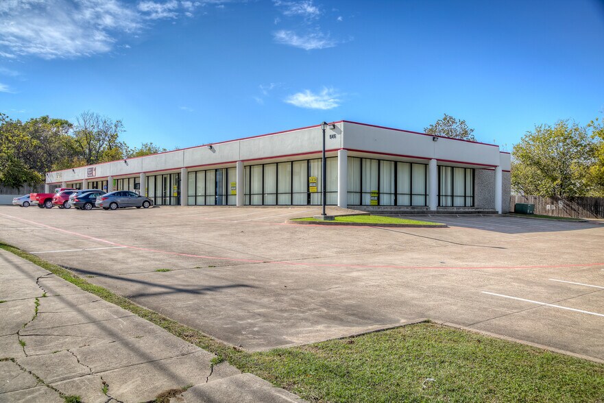 More Photos Of 545 Rowlett Rd, Garland Freestanding For Sale