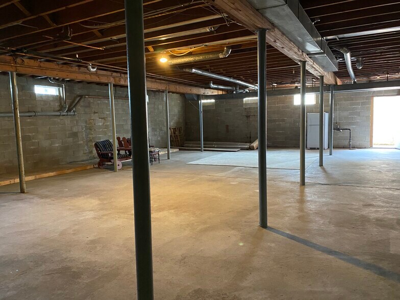 More Photos Of 191 Route 37 W, Toms River Flex For Lease