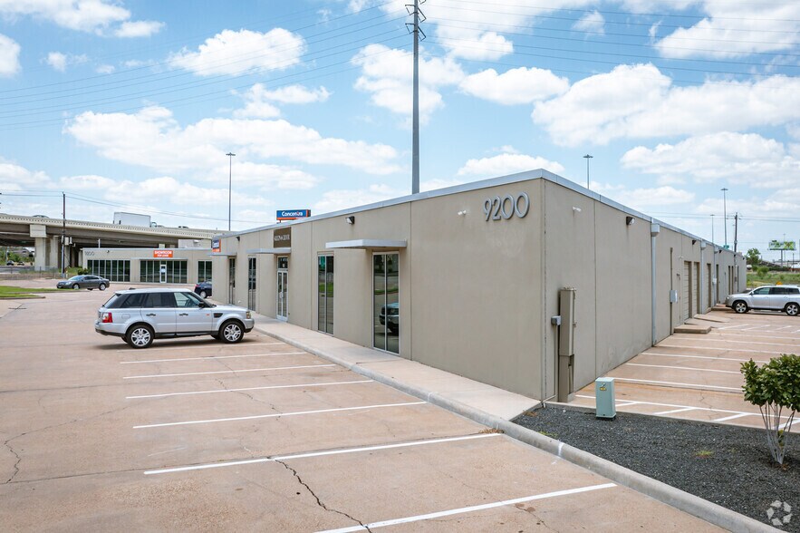 More Photos Of 9000 Hempstead Rd, Houston Unknown For Lease