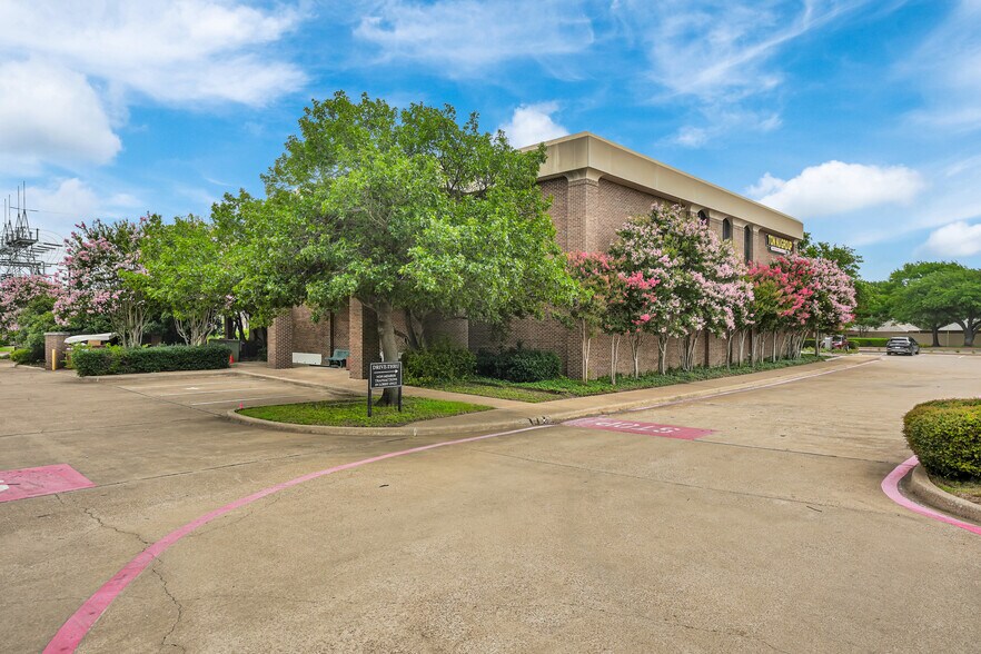 More Photos Of 601 N Plano Rd, Richardson Office For Sale