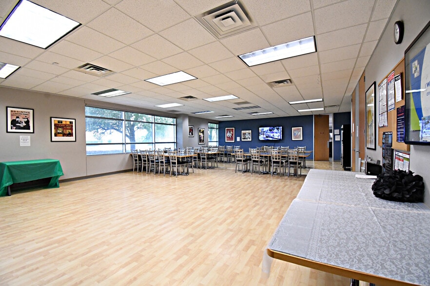 More Photos Of 10401 Town Park Dr, Houston Medical For Lease