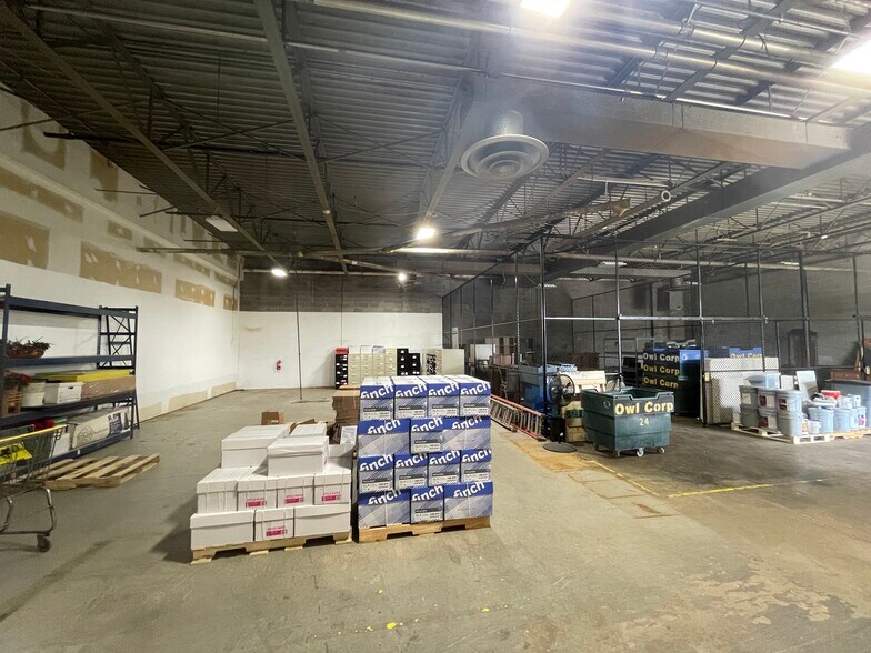 More Photos Of 3701 Malden Ave, Baltimore Light Manufacturing For Lease