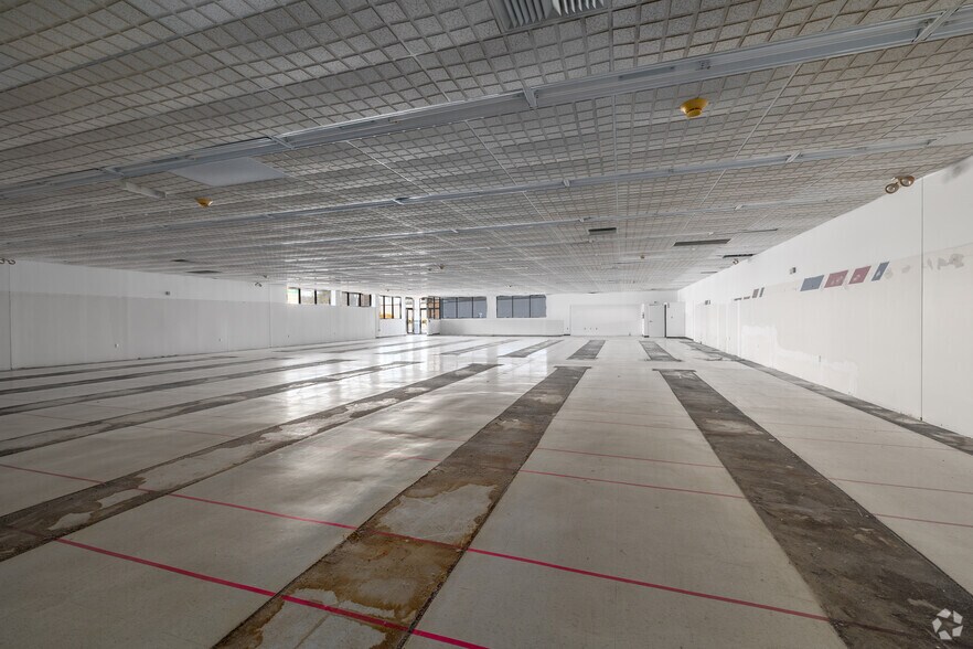 More Photos Of 856 Tennessee Ave, Etowah Drugstore For Lease