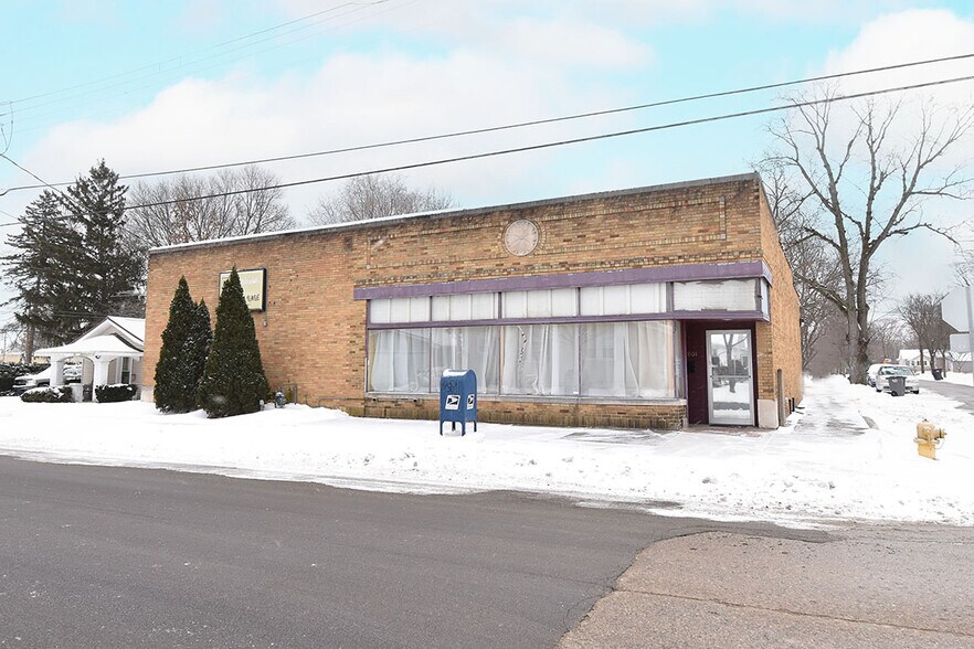 Primary Photo Of 1801 Wood St, Elkhart Storefront For Sale