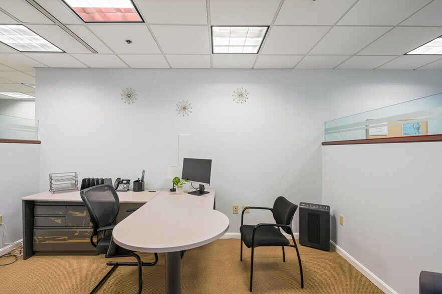 More Photos Of 5350 Shawnee Rd, Alexandria Medical For Sale