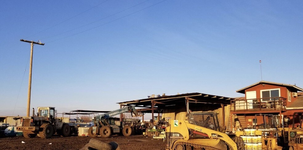 More Photos Of 3615 S K St, Tulare Recycling Center For Sale