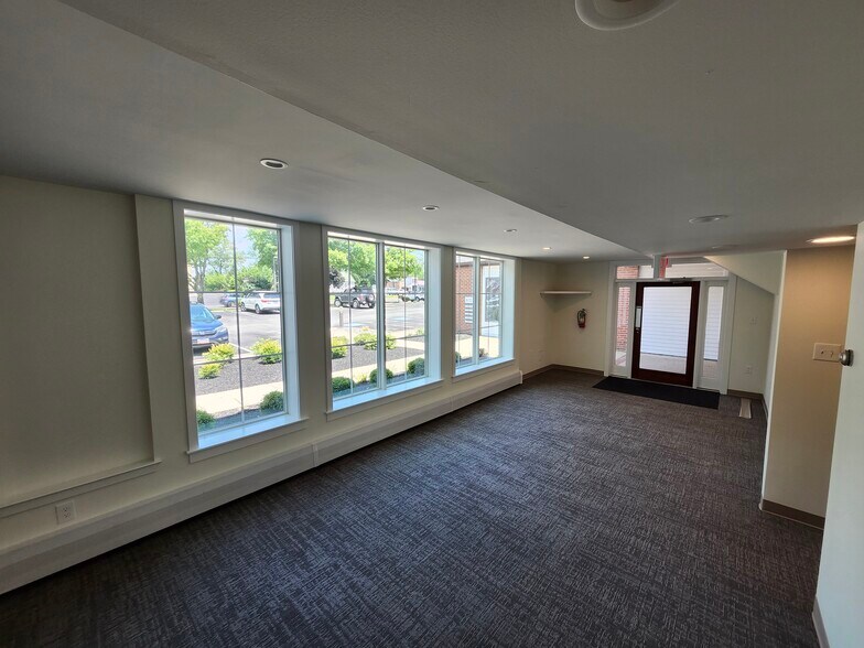 More Photos Of 174 N Main St, Dublin Office For Lease